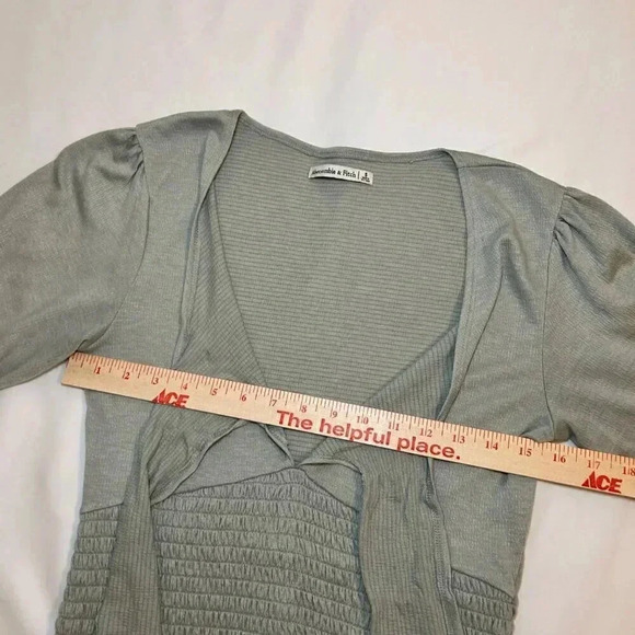 Abercrombie & Fitch Size Small Knit Ruched Tie Top Green Short Sleeve Blouse - Picture 11 of 13